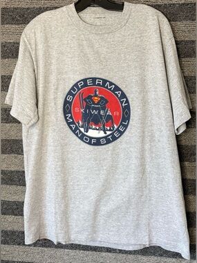 Vintage 90’s Superman Man of Steel SkI Wear Single Stitch Grey T-Shirt Men’s XL